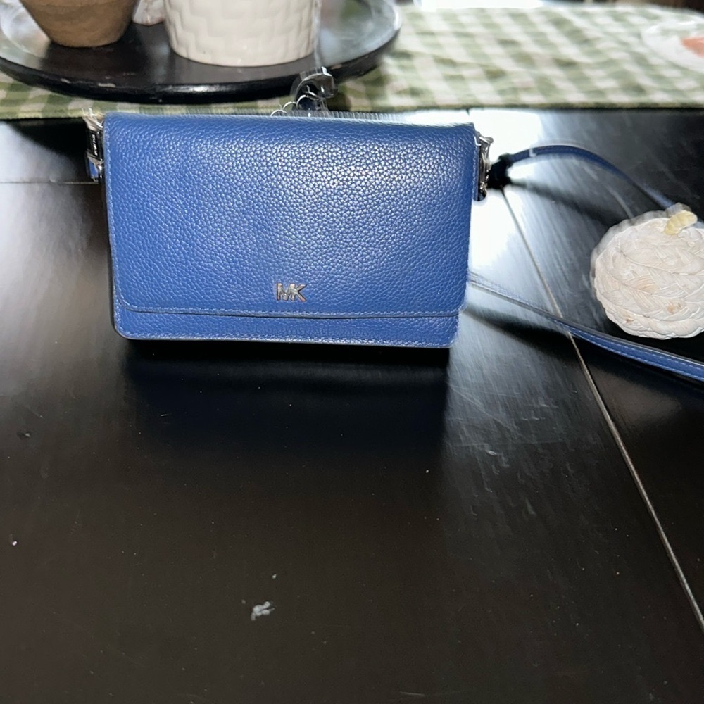 Crossbody wallet